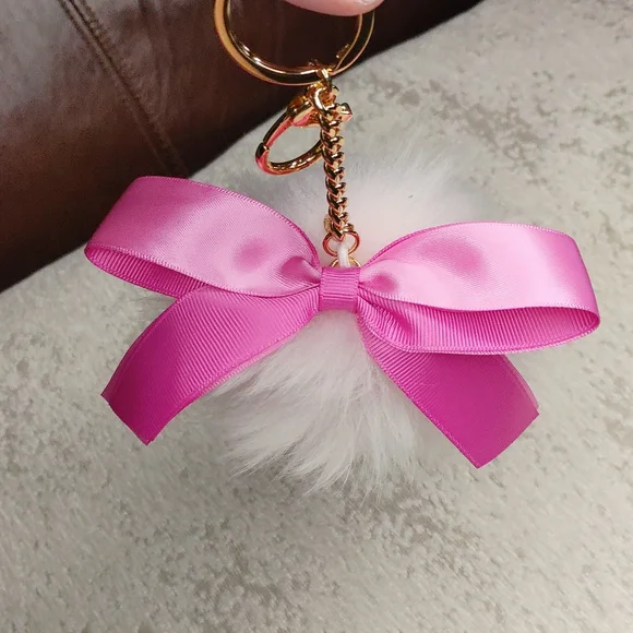 UGG HOLIDAY KEY CHAIN - Picture 9 of 9